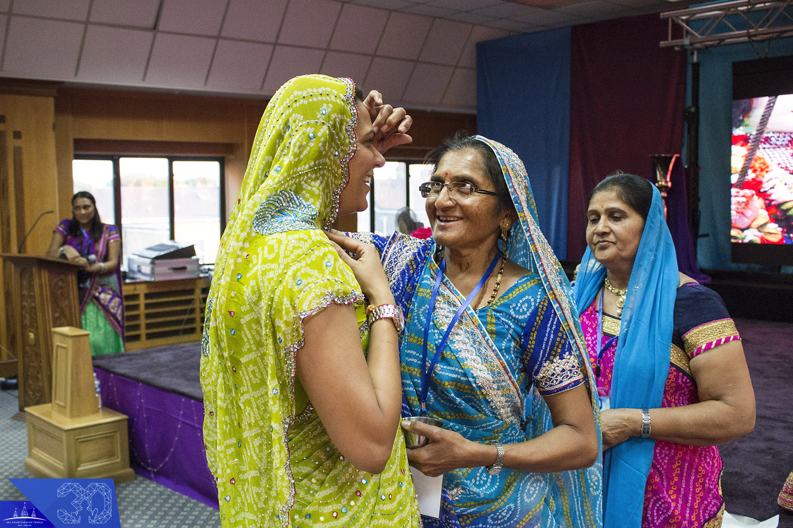 124  - ©1987-2017 SKS Swaminarayan Temple East London